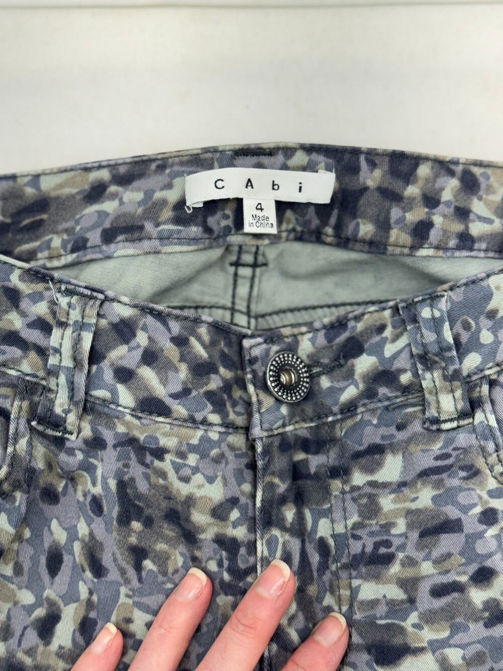 CAbri size 4 blue camo pattern skinny jeans